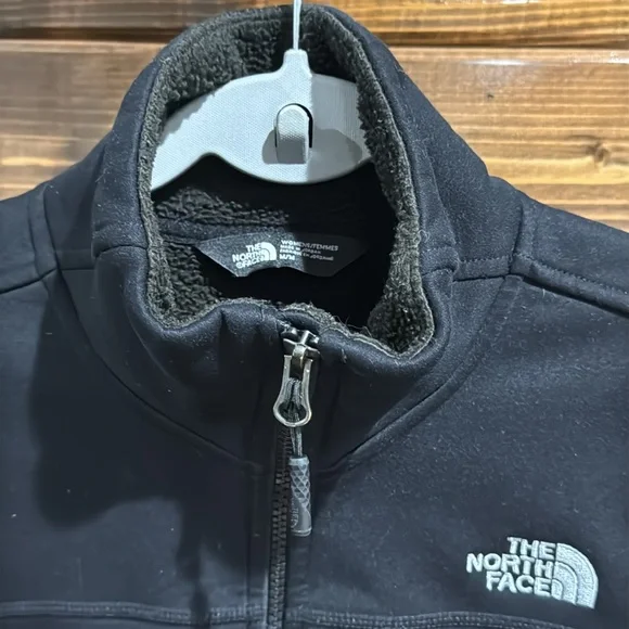 The North Face Women’s Jacket - Picture 5 of 12
